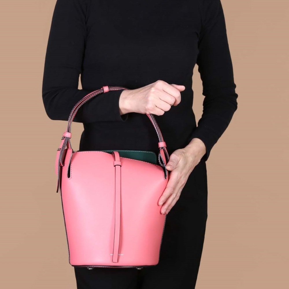 Burberry small leather bucket bag - Picture 3 of 16